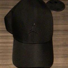 Kšiltovka, jak nahlášeno Van der Valk Hotel Zwolle pomocí iLost