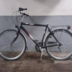 Herresykkel Rambler Zwart-Rode letters, som rapportert av Fietsdepot Hasselt ved bruk av iLost