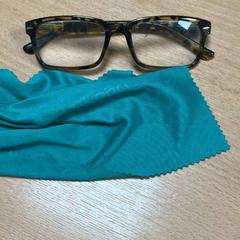 Glasögon, rapporterat av Sheraton Brussels Airport Hotel med iLost