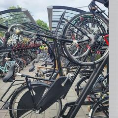 Rower Sparta zwarte damesfiets met rek, zgłoszono przez Gemeente Barneveld przy użyciu iLost