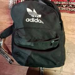 Batoh Black adidas, jak nahlášeno KABUL à GoGo / Teatro pomocí iLost