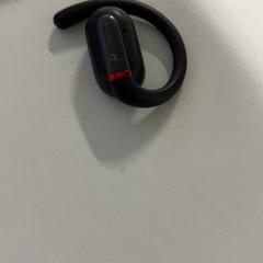 Bluetooth szabványú fejhallgató blut, amint azt Silver Sands Beach az iLost segítségével jelentette.