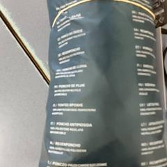 Kleding - regenjas, como reportado por Centraal magazijn utilizando o iLost