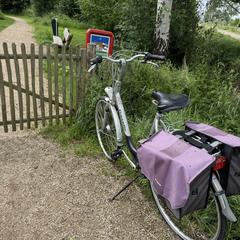 Gazelle fiets met fietstassen, jak bylo nahlášeno na iLost