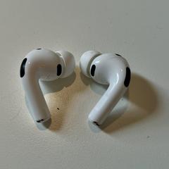 Apple Airpods Pro 3 oortjes (zonder case), gerapporteerd met iLost