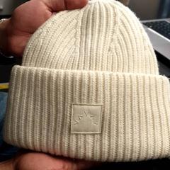 Beanie hat White, as reported by TU/e - Receptie Vertigo using iLost