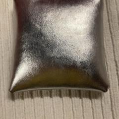 ポーチ, ha sido reportado por IKEA長久手 con iLost