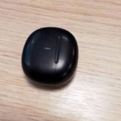 Fülhallgató tartó Zwart, amint azt Qbuzz Fryslân az iLost segítségével jelentette.