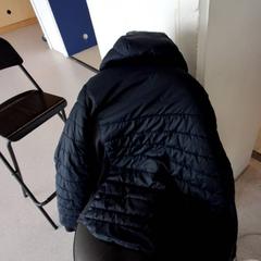 Casaco Veste decathlon, como reportado por IKEA Rouen Tourville-La-Rivière utilizando o iLost