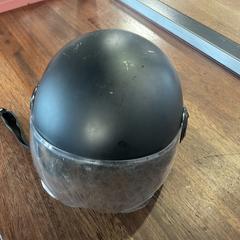 Scooter helm Vinz, zoals gemeld door Breng Arnhem met iLost