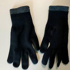 Roupa Handschoen, como reportado por Regio Limburg - Leuven utilizando o iLost