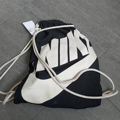 Borsa da ginnastica - Kobe, come riportato da Regio Limburg - Leuven utilizzando iLost