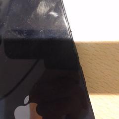Telefono donker blauw iPhone, come riportato da Walibi Holland utilizzando iLost