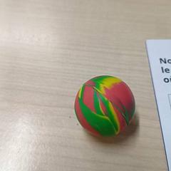 Piłka Multicolores, zgłoszono przez IKEA Brest Guipavas przy użyciu iLost