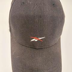 Casquette Reebok, a été signalé par Avonturenpark Hellendoorn utilisant iLost