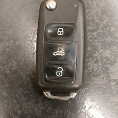 Bilnycklar, rapporterat av Rotterdam The Hague Airport med iLost