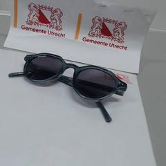 Occhiali da sole, come riportato da Gemeente Utrecht utilizzando iLost