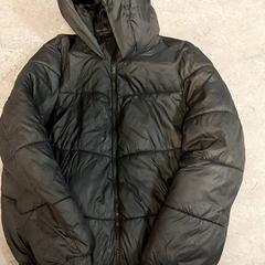 Roupa - Jas zwart, como reportado por Regio Oost-Vlaanderen utilizando o iLost