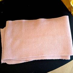 Schal Rose, gemeldet von IKEA Villiers-sur-Marne über iLost