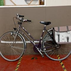 Bicikli Mondia Paars, amint azt Fietsdepot Hasselt az iLost segítségével jelentette.