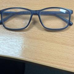 Gafas, ha sido reportado por Sheraton Brussels Airport Hotel con iLost