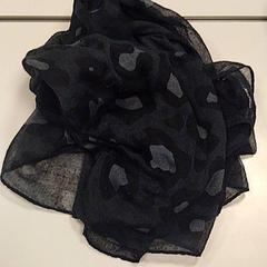 Shawl, as reported by Vrije Universiteit Amsterdam using iLost