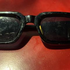 Gafas de sol, segundo informou Dijkpop Festival usando iLost