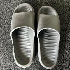 Kleding - slippers، كما تم الإبلاغ عنه بواسطة Regio West-Vlaanderen عبر iLost