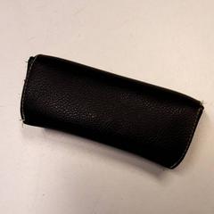 Estuche de anteojos, ha sido reportado por Qbuzz ZHN con iLost