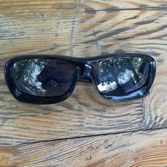 Oakley De Soto Sunglasses, zgłoszono przez Best Kept Secret 2025 przy użyciu iLost