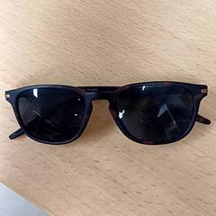 Slnečné okuliare, ako bolo nahlásené Qbuzz GD Groningen Peizerweg pomocou iLost