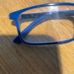 Gafas, ha sido reportado por Designer Outlet Roermond con iLost