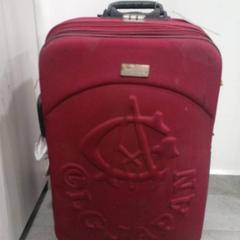 Suitcase احمر, as reported by محطة الدمام (الدمام) using iLost