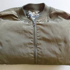 Kleding - jas, ako bolo nahlásené Centraal magazijn pomocou iLost