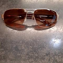 Lentes, segundo informou Rotterdam The Hague Airport usando iLost