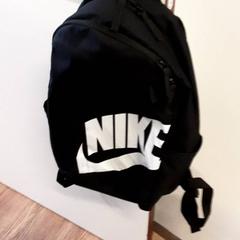 Ryggsäck, rapporterat av Qbuzz ZHN med iLost