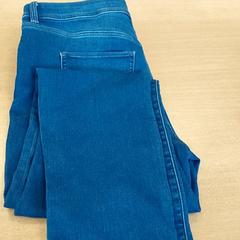 Oblečení Broek, jak nahlášeno Regio Limburg - Leuven pomocí iLost