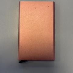 Korthållare, rapporterat av Pathé Nijmegen med iLost