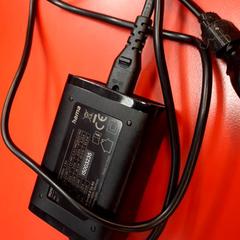 Töltő, amint azt UvA REC az iLost segítségével jelentette.