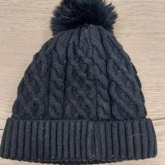 Kläder - Muts, rapporterat av Regio Antwerpen - Brussel med iLost