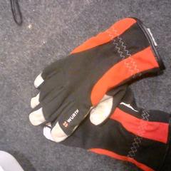 Luvas wurth, segundo informou SnowWorld Landgraaf usando iLost