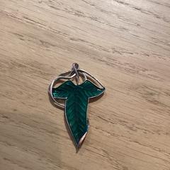 Hanger Groen blad، كما تم الإبلاغ عنه بواسطة Poppodium 013 عبر iLost