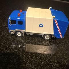 Spielzeugauto wit/blauw, gemeldet von Hotel Van der Valk Harderwijk op de Veluwe über iLost