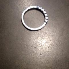Bague Zilver met steentjes, a été signalé par TivoliVredenburg utilisant iLost