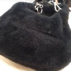 여성용 가방 Zwart, iLost를 사용하여 Qbuzz Fryslân에 보고됨