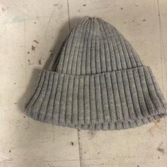 Gorro, segundo informou Artis usando iLost