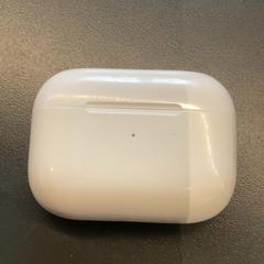 Airpod White airdpo, as reported by MEININGER Hotel Leipzig Hauptbahnhof using iLost