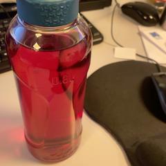 İLost kullanarak Pathé Schiedam tarafından bildirildiği gibi Su şişesi & Fare