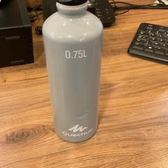 Botella Gris, segundo informou MEININGER Hotel Marseille Centre la Joliette usando iLost