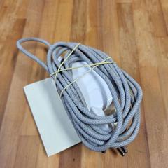 Ładowarka do macbooka, zgłoszono przez Bolognalaan 101 przy użyciu iLost